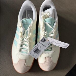 Adidas VL Court Base Women's 8 1/2 Sneakers in Cloud White and Clear Mint NWT